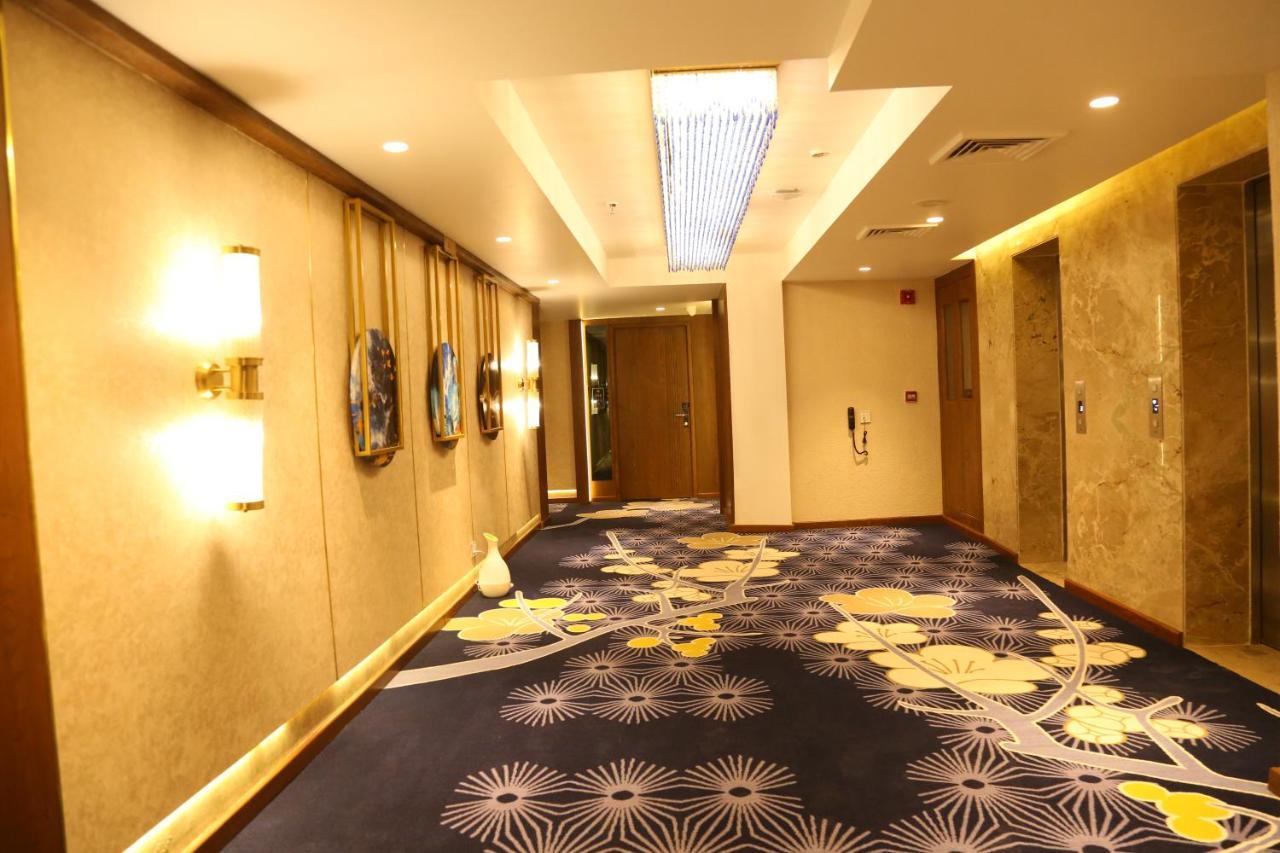 Dreamz Inn & Suites Zirakpur Экстерьер фото
