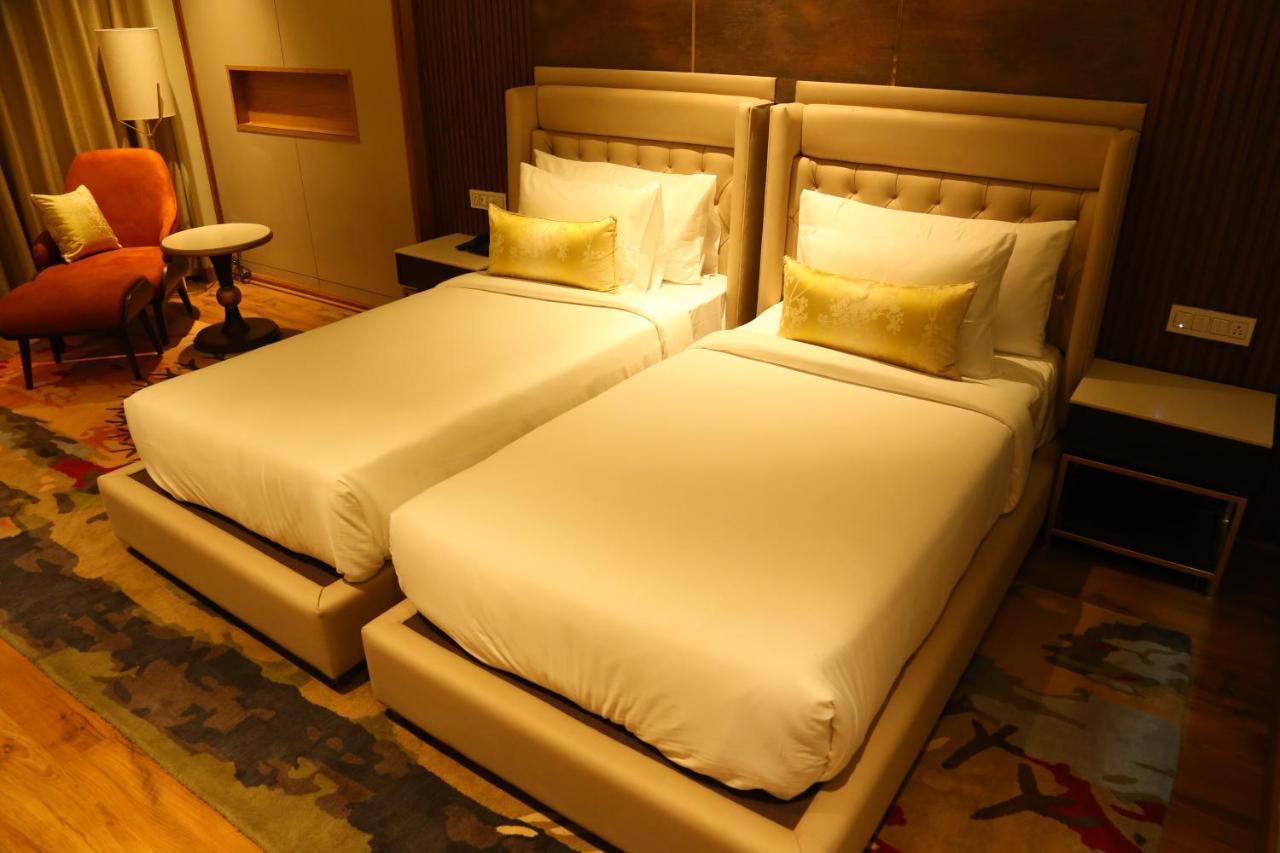 Dreamz Inn & Suites Zirakpur Экстерьер фото