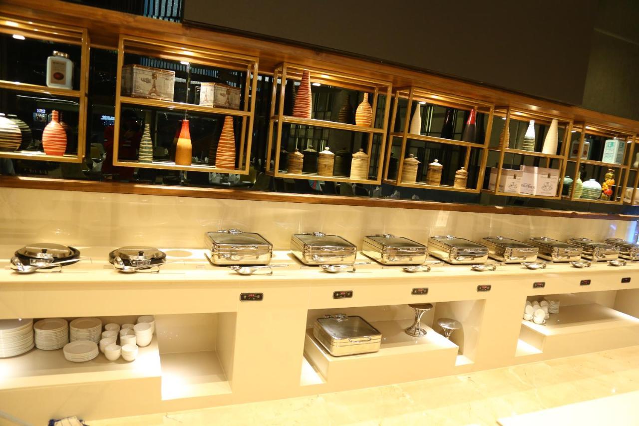 Dreamz Inn & Suites Zirakpur Экстерьер фото
